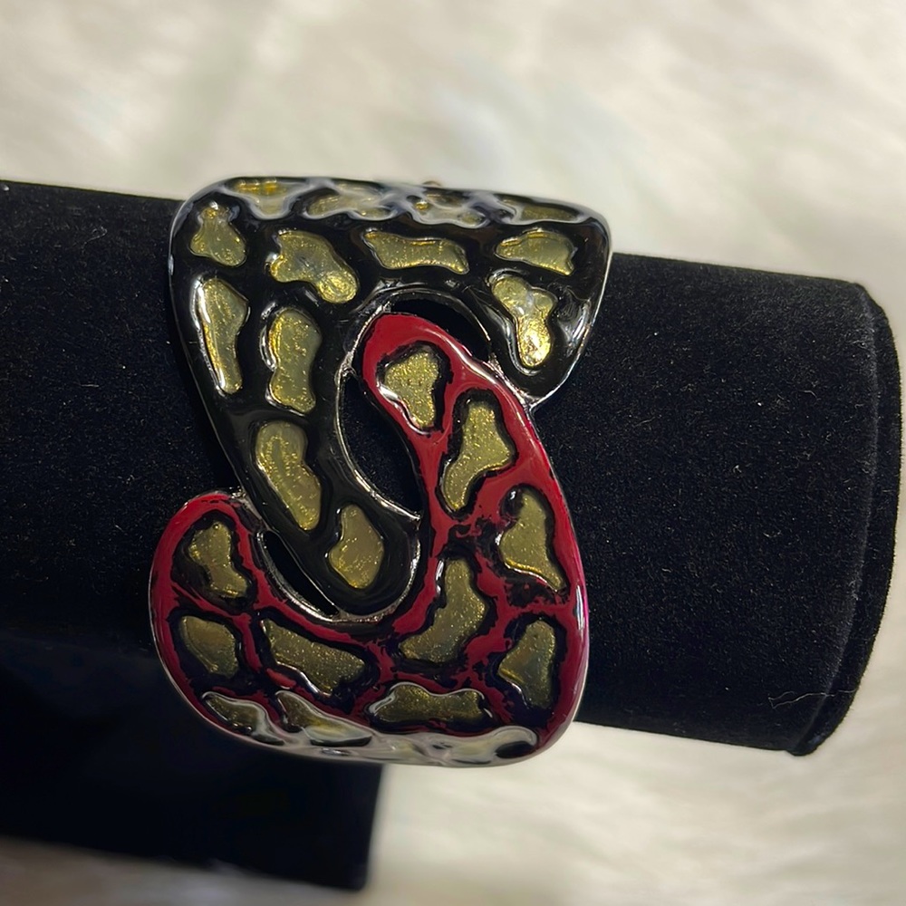 Women bracelets
